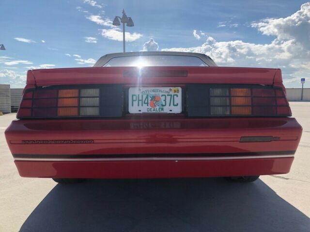 1988 Chevrolet Camaro IROC Z convertible - photo 11