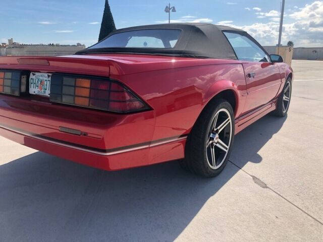 1988 Chevrolet Camaro IROC Z convertible - photo 9