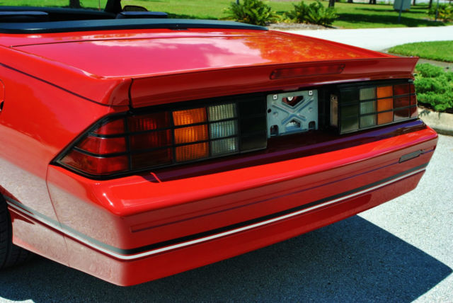 1988 Chevrolet Camaro IROC-Z Z28 - photo 8