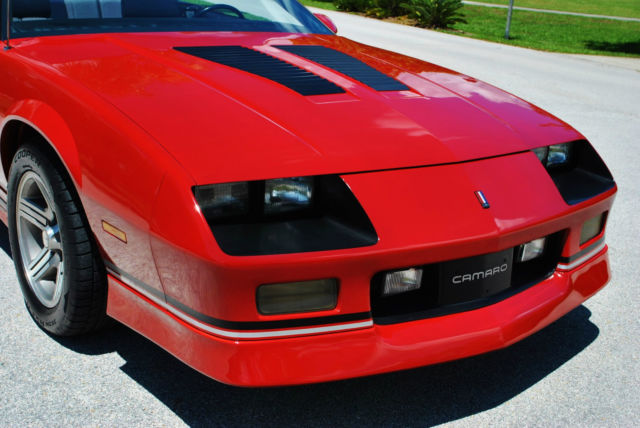 1988 Chevrolet Camaro IROC-Z Z28 - photo 9