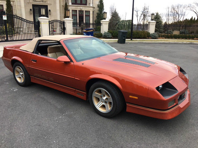 1988 Chevrolet Camaro Iroc-Z Z/28 Convertible 5.0L Rare Color 1988 Chevrolet Camaro Iroc-Z Convertible 2-Door