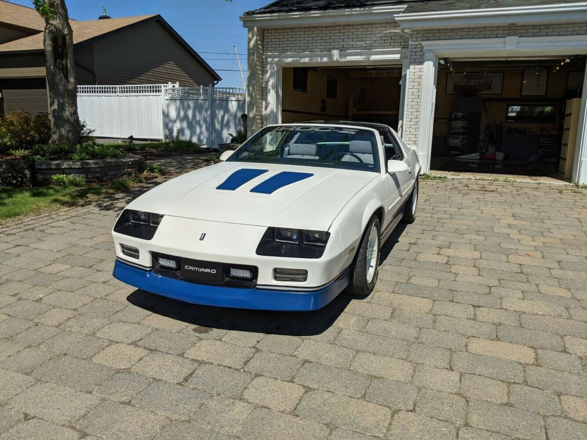 1988 Chevrolet Camaro IROC-Z Z28 - photo 3