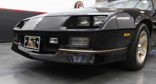1988 Chevrolet Camaro Convertible IROC 22k original miles rare black and - photo 11