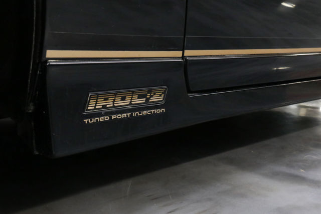 1988 Chevrolet Camaro Convertible IROC 22k original miles rare black and - photo 12
