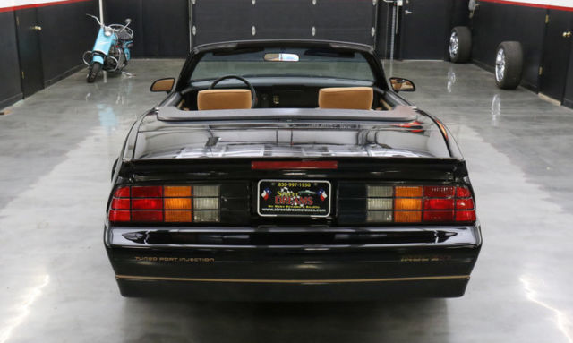 1988 Chevrolet Camaro Convertible IROC 22k original miles rare black and - photo 7
