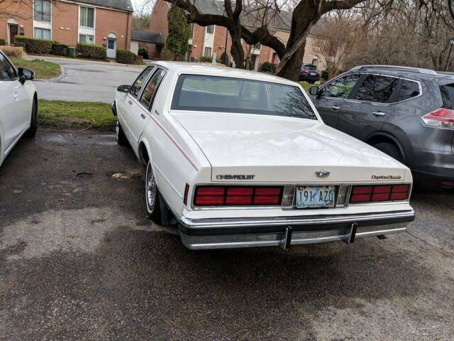 1988 Chevrolet Caprice Classic Brougham New GM 350 CID - photo 5
