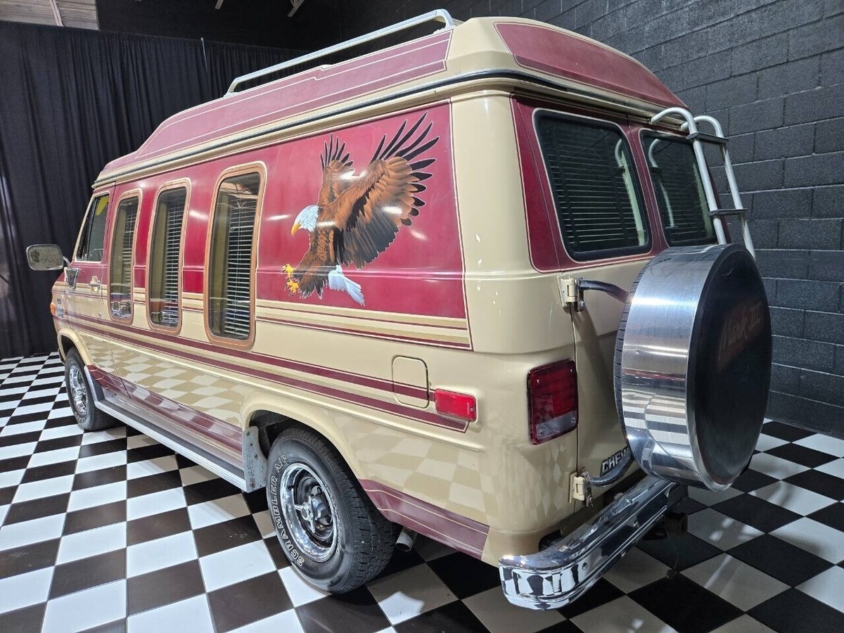 1988 Chevrolet Chevy Van G20 2dr Cargo - photo 3