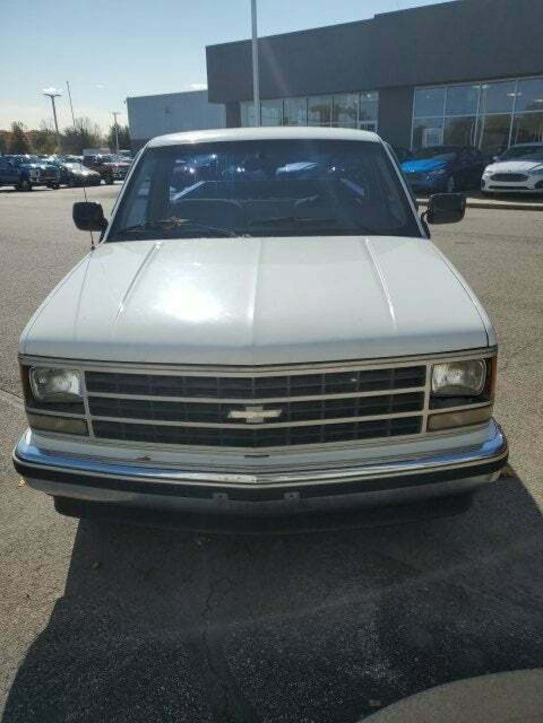 1988 Chevrolet C/K 1500 Cheyenne White 5.7L V8 16V OHV Automatic Reserve 1988 Chevrolet C/K Pickup 1500 Cheyenne