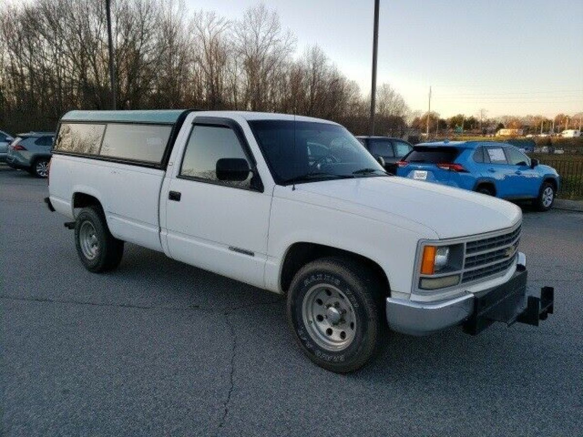 1988 Chevrolet C/K 2500, with 124165 Miles available now! 1988 Chevrolet C/K Pickup 2500 Cheyenne