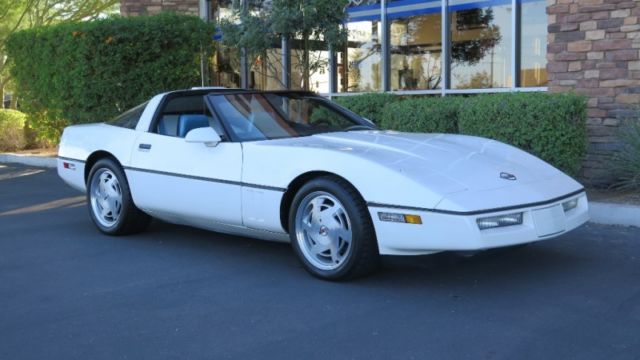 1988 Chevrolet Corvette 2dr Hatchback Coupe - photo 2