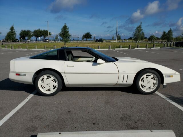 1988 Chevrolet Corvette 35th Anniversary - photo 4
