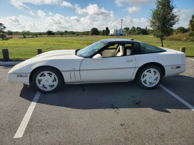 1988 Chevrolet Corvette 35th Anniversary - photo 6