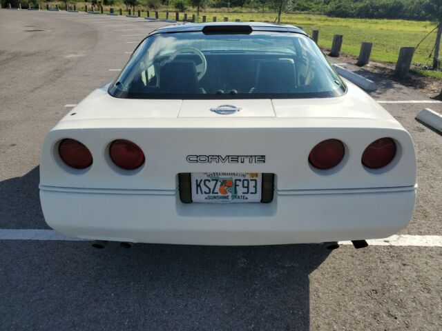1988 Chevrolet Corvette 35th Anniversary - photo 8