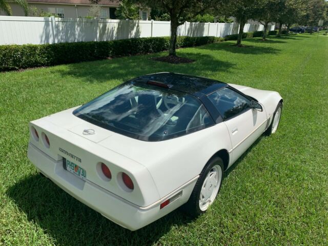 1988 Chevrolet Corvette 35th Anniversary - photo 10