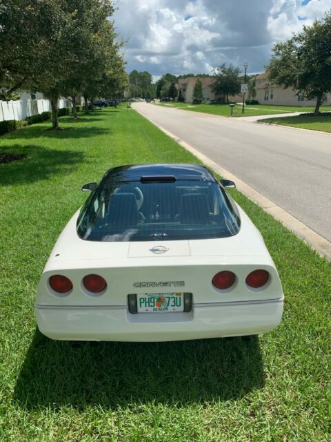 1988 Chevrolet Corvette 35th Anniversary - photo 12