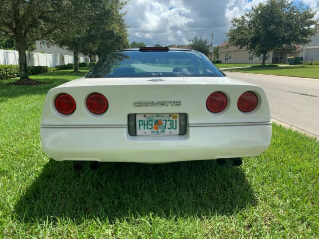 1988 Chevrolet Corvette 35th Anniversary - photo 8