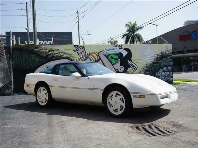 1988 Chevrolet Corvette 35th Anniversary - photo 6