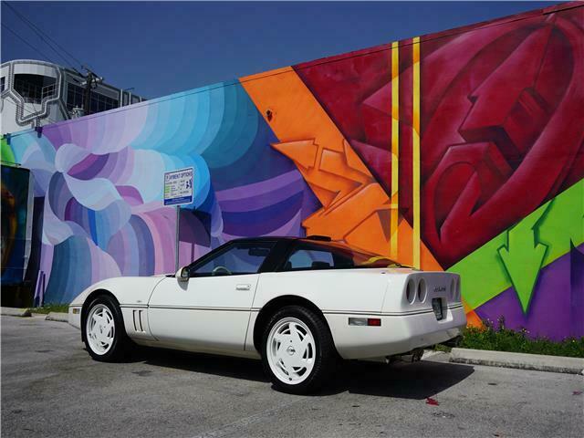 1988 Chevrolet Corvette 35th Anniversary - photo 9