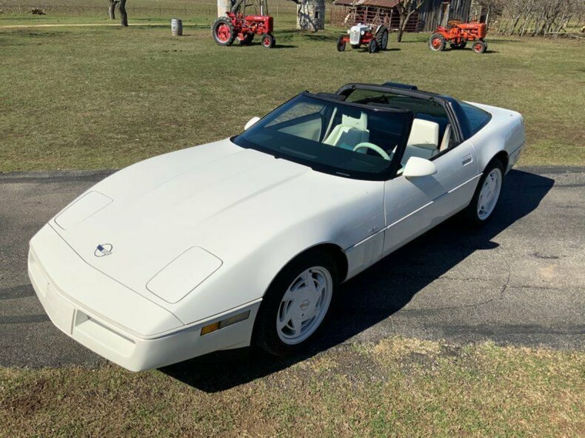1988 Chevrolet Corvette 35th Anniversary, 8704 Actual Mile Collector Car, - photo 10