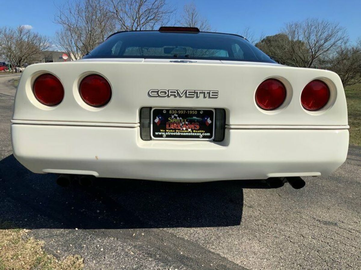 1988 Chevrolet Corvette 35th Anniversary, 8704 Actual Mile Collector Car, - photo 5