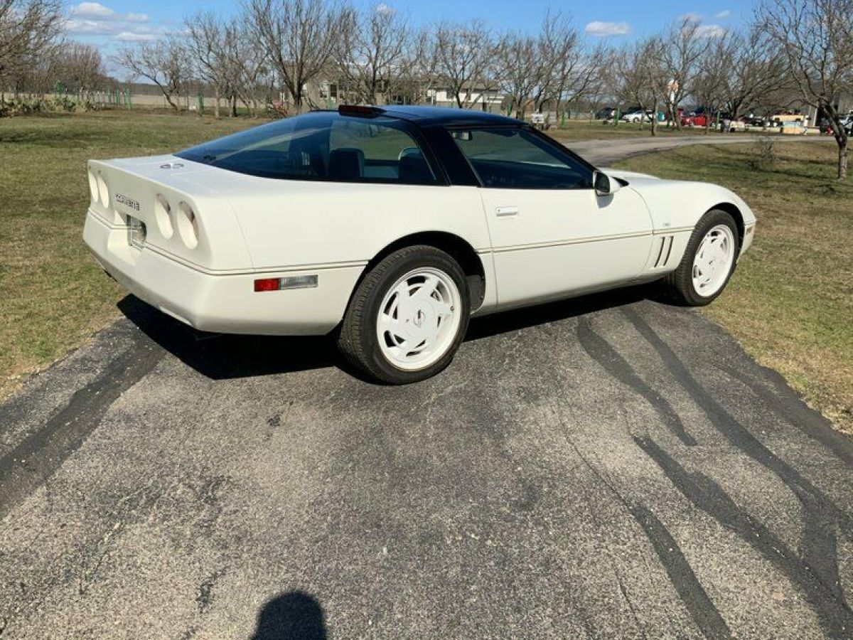 1988 Chevrolet Corvette 35th Anniversary, 8704 Actual Mile Collector Car, - photo 6
