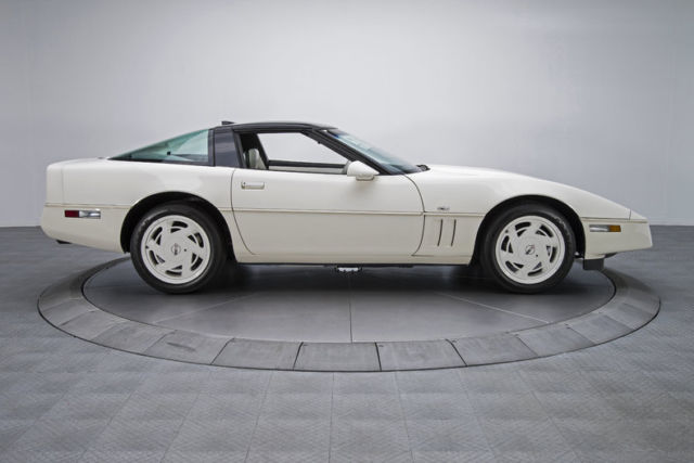 1988 Chevrolet Corvette 35th Anniversary - photo 6