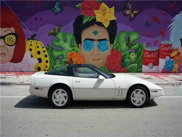 1988 Chevrolet Corvette 35th Anniversary - Collector Grade - 24,225 Miles - photo 2