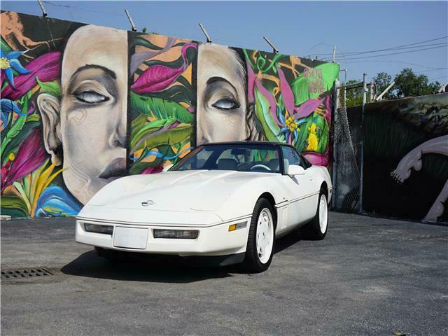 1988 Chevrolet Corvette 35th Anniversary - Collector Grade - 24,225 Miles - photo 6