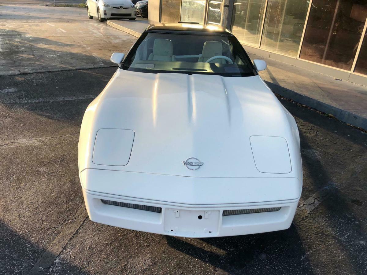 1988 Chevrolet Corvette 35th Anniversary Edition Coupe 1988 Chevrolet Corvette 35th Anniversary Edition