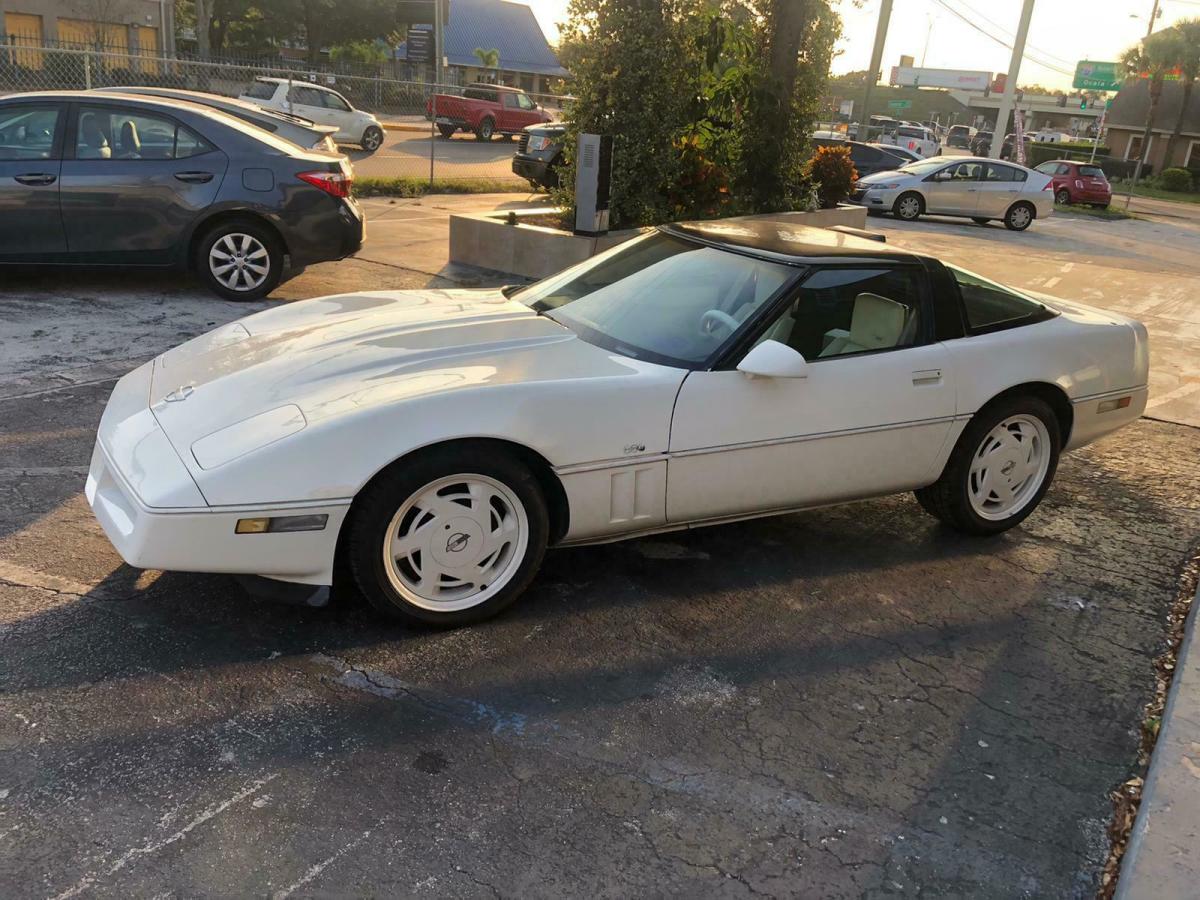 1988 Chevrolet Corvette 35th Anniversary Edition - photo 9
