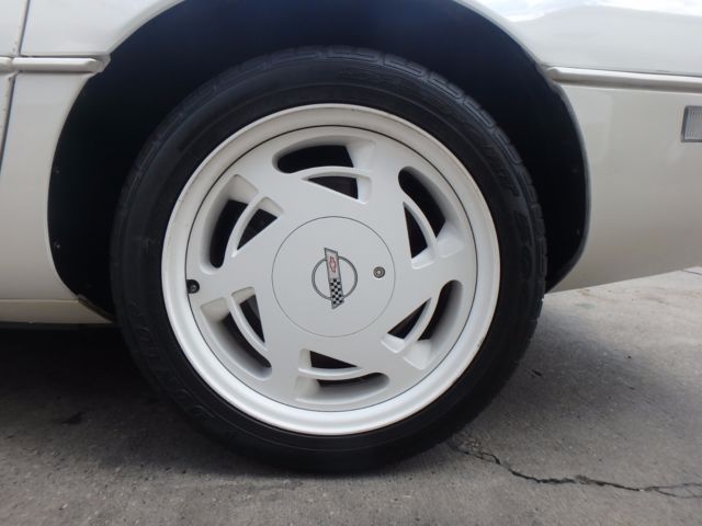 1988 Chevrolet Corvette 35th Year Anniversary Edition - photo 10