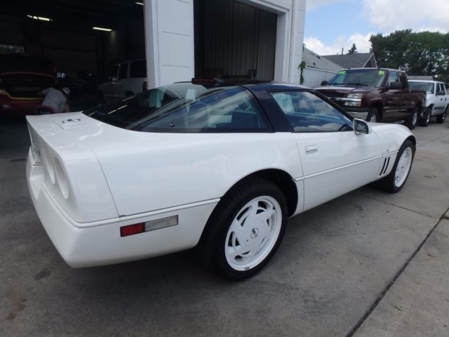 1988 Chevrolet Corvette 35th Year Anniversary Edition - photo 6