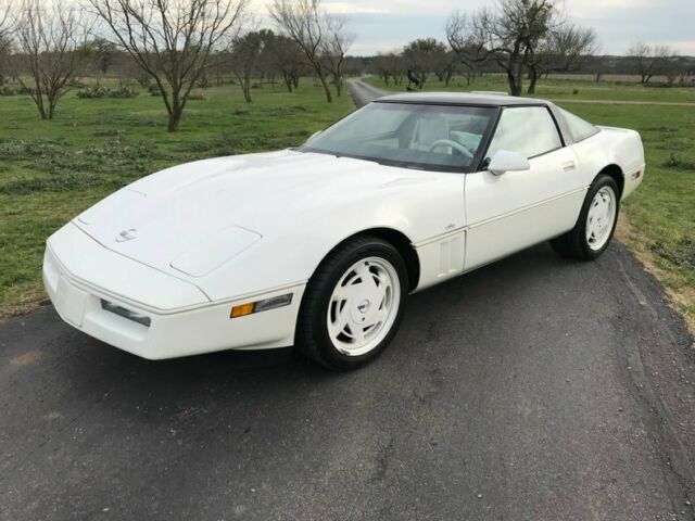 1988 Chevrolet Corvette 35TH ANNIVERSARY SPECIAL EDITION 19K ACTUAL MILES 19339 1988 Chevrolet Corvette 35TH ANNIVERSARY SPECIAL EDITION 19K ACTUAL MILES