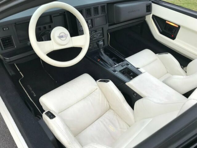 1988 Chevrolet Corvette 35TH ANNIVERSARY SPECIAL EDITION 19K ACTUAL MILES - photo 6