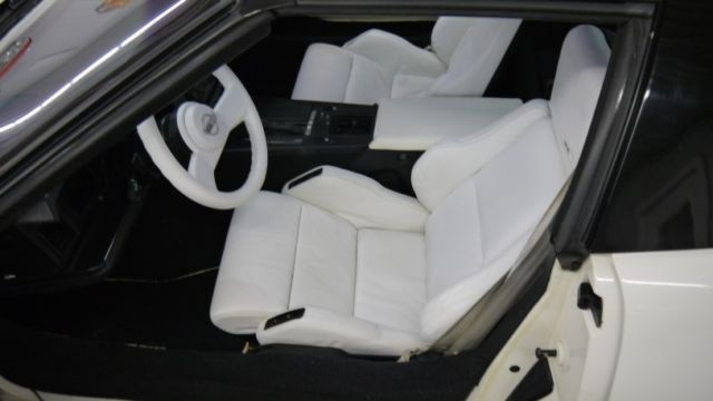 1988 Chevrolet Corvette 35th Special Edition Coupe - photo 11