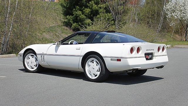 1988 Chevrolet Corvette 35th Anniversary Edition - photo 3