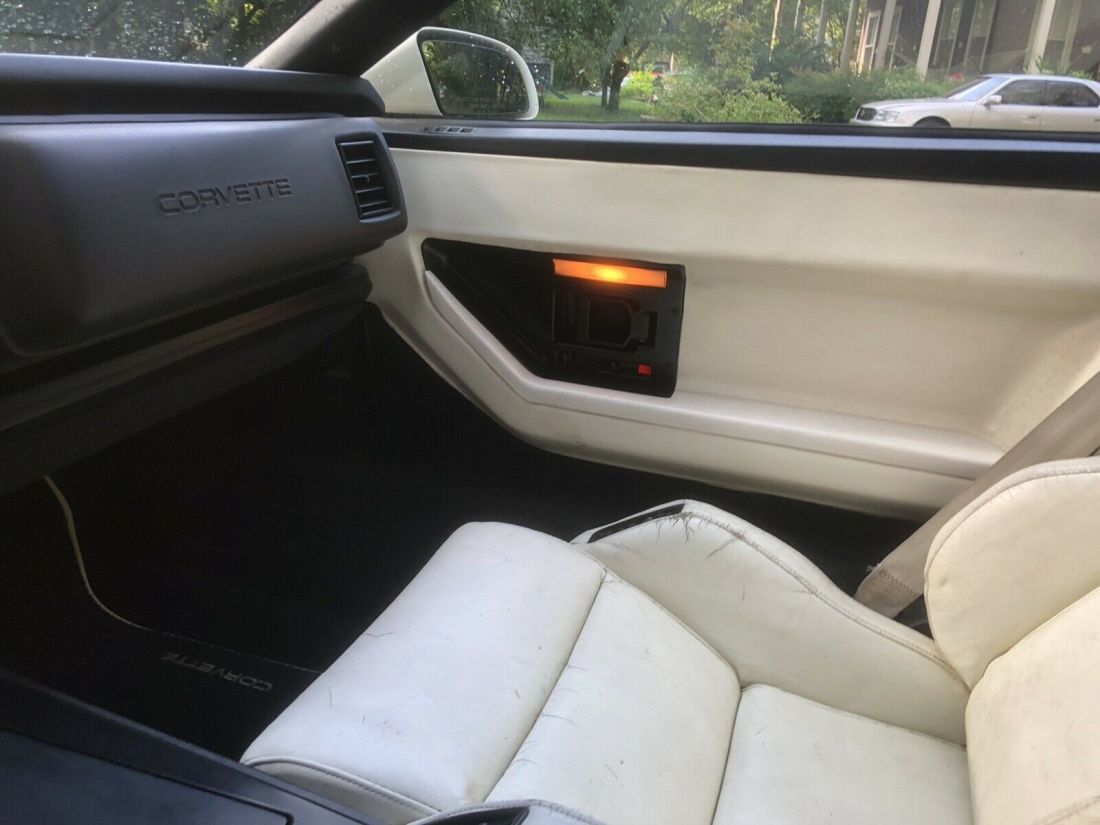 1988 Chevrolet Corvette - photo 12