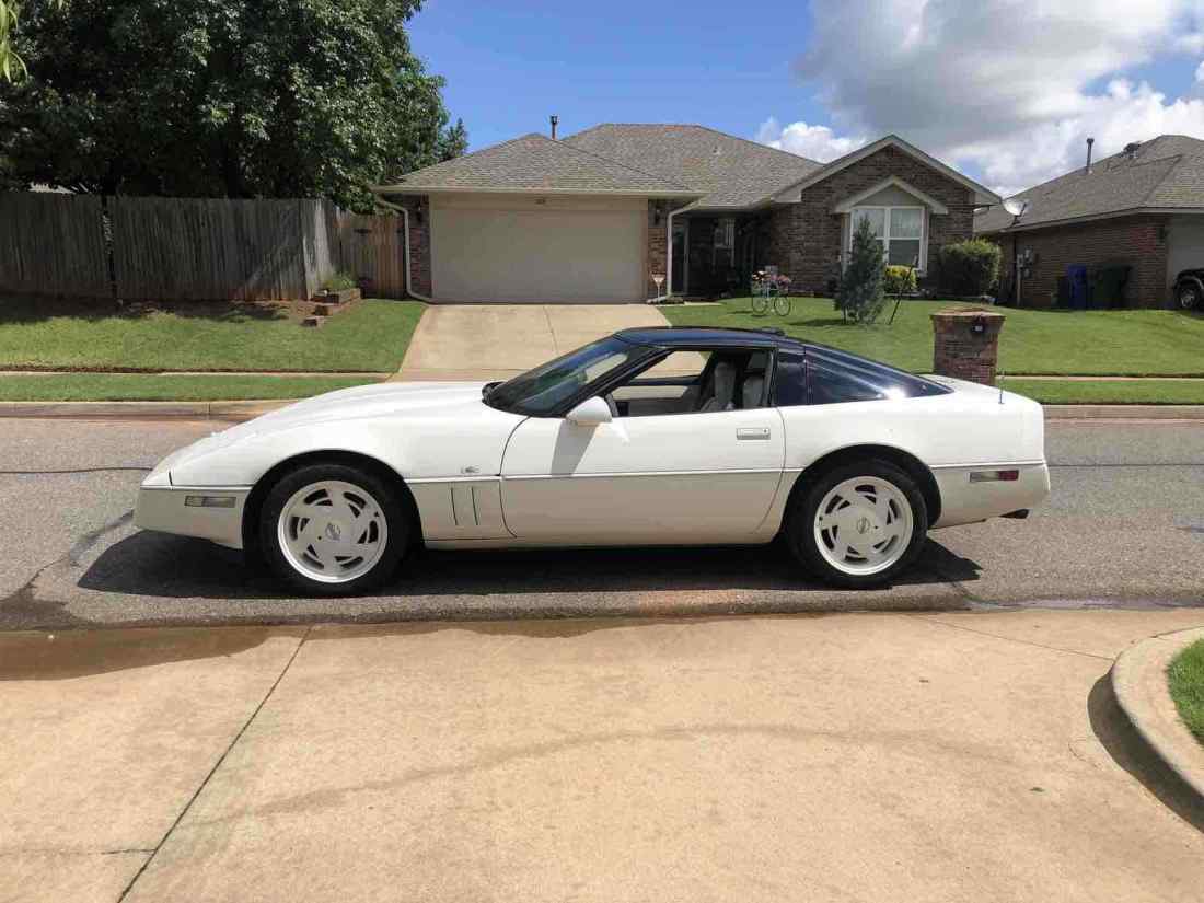 1988 Chevrolet Corvette 35th Anniversary - photo 5