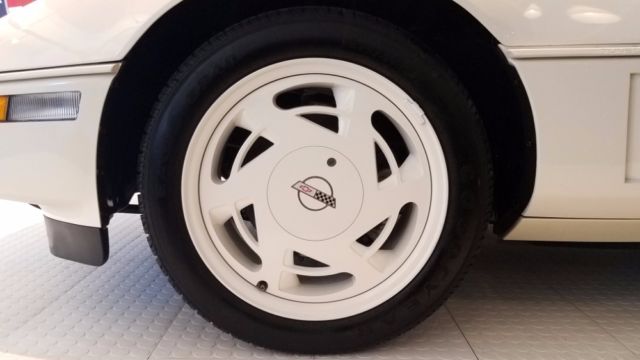 1988 Chevrolet Corvette White 35th Anniversary Leather - photo 10