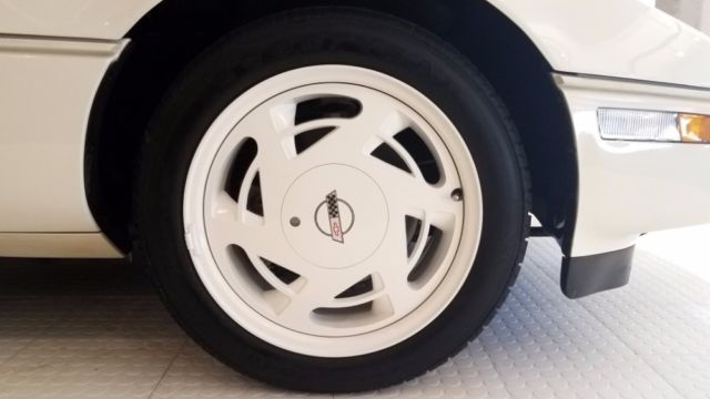 1988 Chevrolet Corvette White 35th Anniversary Leather - photo 12