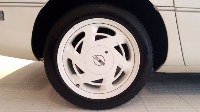 1988 Chevrolet Corvette White 35th Anniversary Leather - photo 13
