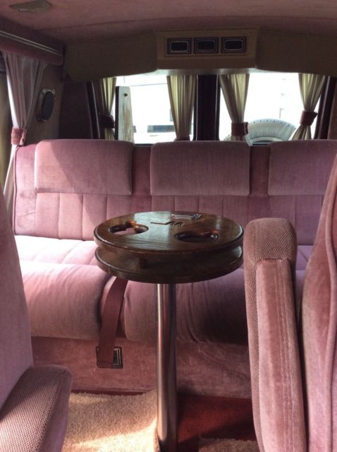 1988 Chevrolet G20 Van Winnebago - photo 11