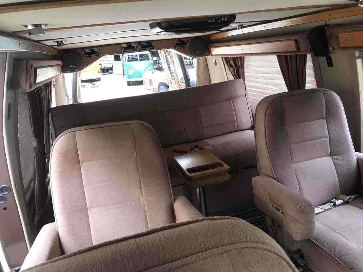1988 Chevrolet G20 - photo 9