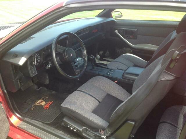 1988 Chevrolet Camaro IROC-Z 5.7L TPI - photo 11