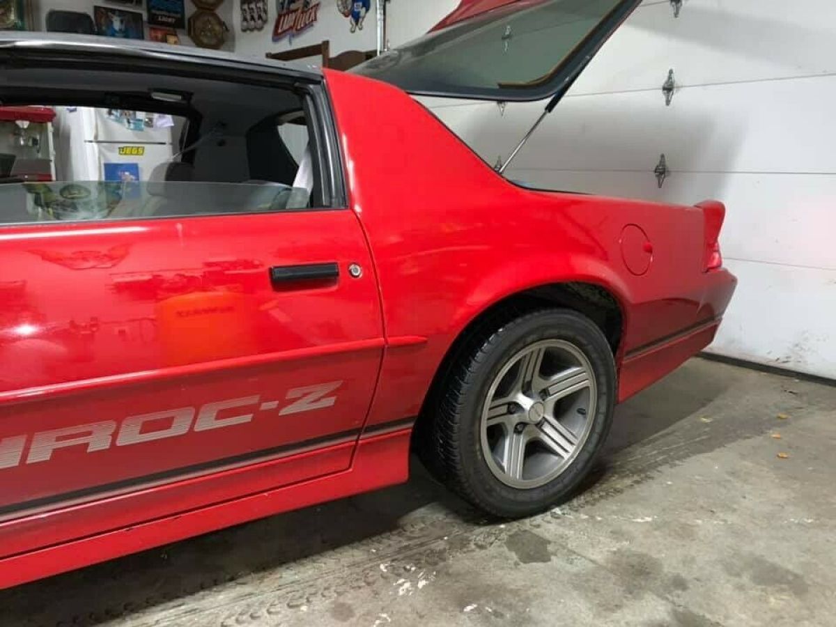 1988 Chevrolet Camaro IROC-Z 5.7L TPI - photo 7