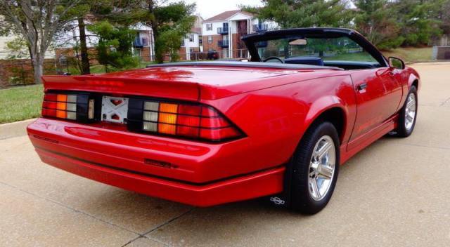1988 Chevrolet Camaro IROC Z - photo 10