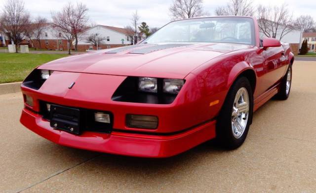 1988 Chevrolet Camaro IROC Z - photo 2