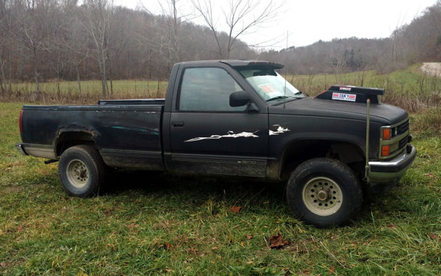 1988 Chevrolet C/K Pickup 1500 Silverado Standard Cab Pickup 2-Door - photo 2