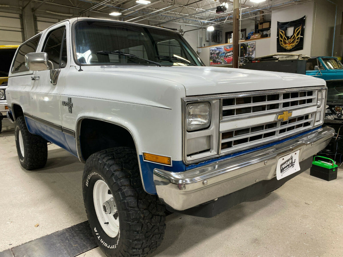 1988 Chevrolet Blazer K5 350ci V8, 4 Spd 4x4, 82K Miles, Removable Top - photo 3