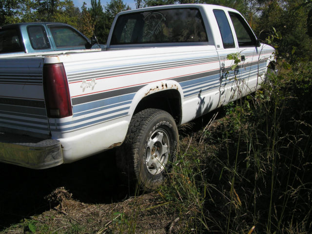 1988 Chevrolet C/K Pickup 2500 Long wheel base extended cab - photo 2